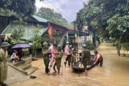 Thủ tướng Chính phủ chỉ đạo tập trung ứng phó, khắc phục hậu quả bão số 10 và mưa lũ sau bão
