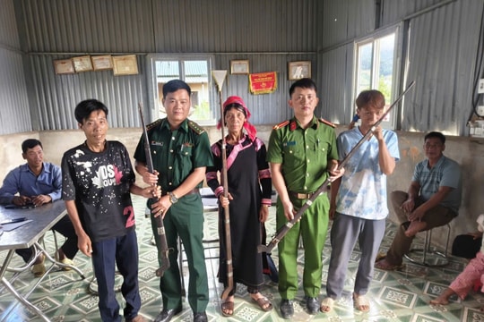 Lai Châu: Bộ đội Biên phòng vận động Nhân dân giao nộp súng tự chế