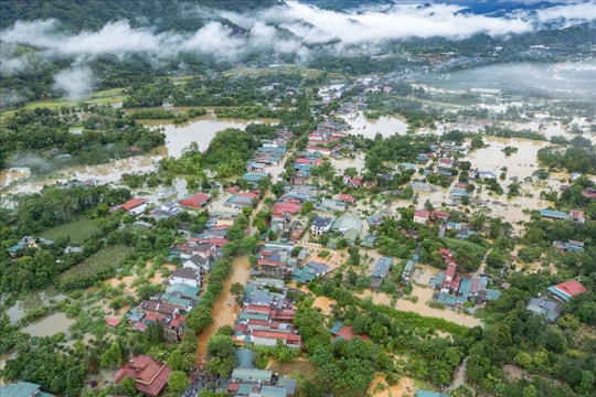Ngập lụt nghiêm trọng ở Tuyên Quang, hàng nghìn hộ dân phải di dời khẩn cấp