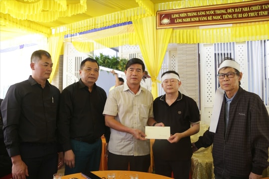 Đoàn công tác UBND tỉnh Đắk Lắk thăm viếng, chia buồn gia đình Chủ tịch xã gặp nạn tử vong khi làm nhiệm vụ