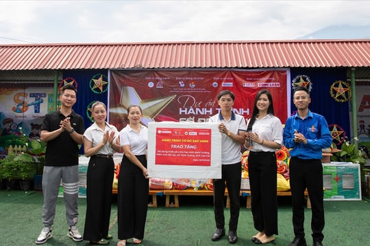 Mang Tết Trung thu ấm áp và ý nghĩa đến với học sinh vùng cao Lào Cai
