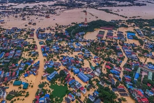 Mưa lũ tại nhiều tỉnh thành miền Bắc - Cấp bách triển khai các biện pháp cứu hộ