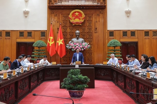 Thủ tướng chủ trì họp Thường trực Chính phủ: Triển khai ngay nhiều giải pháp cấp bách khắc phục hậu quả bão lũ