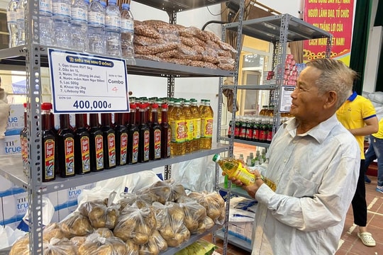 Thái Nguyên kích hoạt “siêu thị mini 0 đồng”: Gieo yêu thương sau những ngày lũ lớn