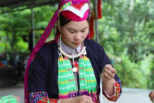 Nữ Bí thư "thắp lửa" bản sắc Dao Thanh Y ở Bình Liêu