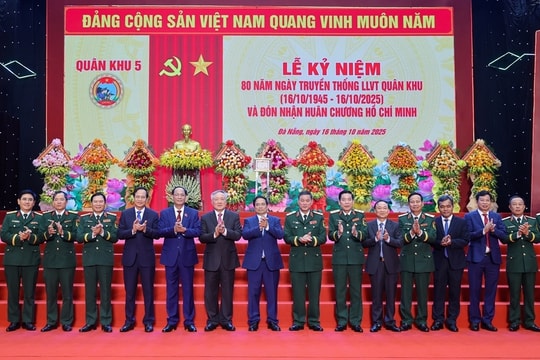 Thủ tướng: Xây dựng lực lượng Quân khu 5 cách mạng, chính quy, tinh nhuệ, hiện đại, là lực lượng nòng cốt trên địa bàn chiến lược của Tổ quốc