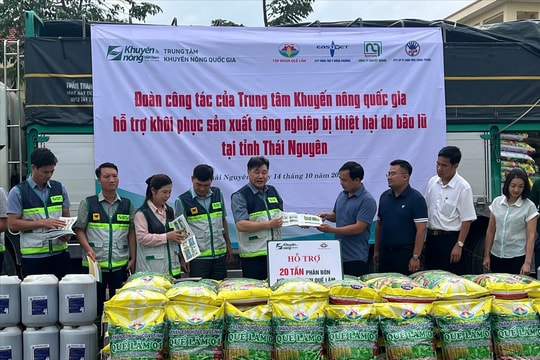 Trung tâm Khuyến nông Quốc gia đồng hành cùng nông dân khắc phục hậu quả thiên tai, ổn định sản xuất