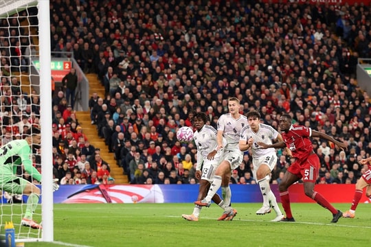 Ngoại hạng Anh: Man United phá dớp tại Anfield - Liverpool hụt bước trong khủng hoảng