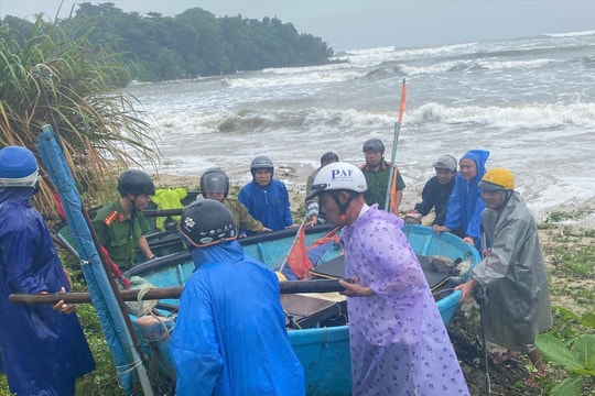 Đà Nẵng thành lập 3 Sở Chỉ huy tiền phương ứng phó bão số 12