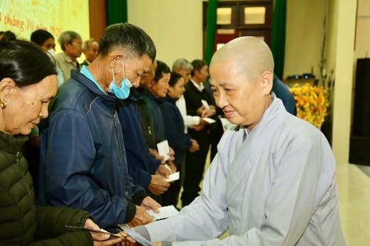 Những tấm lòng phương Nam hướng về đồng bào vùng lũ Thanh Hóa
