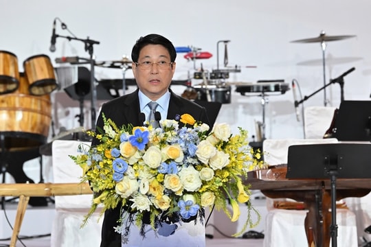 Chủ tịch nước Lương Cường chủ trì chiêu đãi các đoàn tham dự Lễ mở ký Công ước Hà Nội