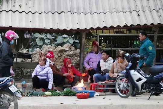 Không khí lạnh tăng cường, Bắc Bộ và Bắc Trung Bộ trời lạnh, vùng núi rét