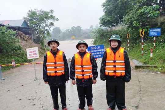 Mưa lớn gây ngập cầu, chia cắt giao thông tại nhiều nơi ở vùng DTTS tỉnh Quảng Trị