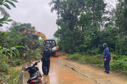Đà Nẵng tập trung ứng phó và khắc phục hậu quả do mưa lũ, sạt lở đất đá