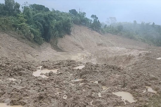Quảng Ngãi: Lũ quét về trong đêm, xã Ngọc Linh di dời dân khẩn cấp