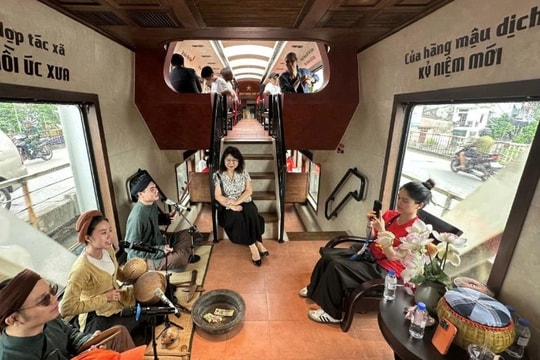 Du lịch mới: Kể chuyện trên đường ray