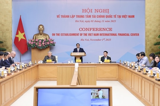Thủ tướng chủ trì hội nghị về thành lập Trung tâm tài chính quốc tế