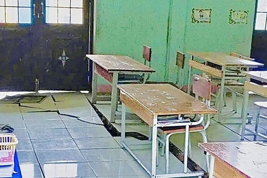 Mưa lũ nguy cơ 1 ngôi trường ở vùng cao Đà Nẵng bị đổ sập