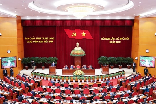 Lựa chọn nhân sự giới thiệu tham gia Bộ Chính trị, Ban Bí thư khóa XIV