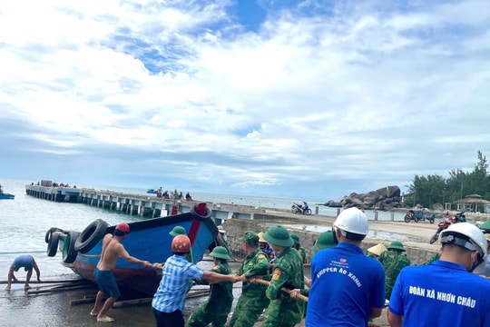 Gia Lai: Kêu gọi tàu thuyền khẩn trương ra khỏi vùng nguy hiểm của bão Kalmaegi