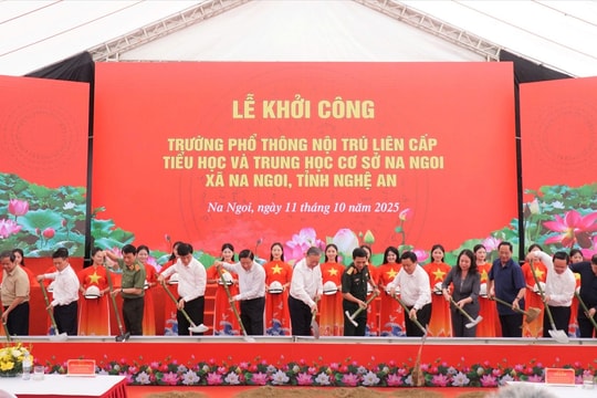 Đồng loạt khởi công trường nội trú liên cấp ở biên giới: Lời hứa tiến độ trước nhân dân