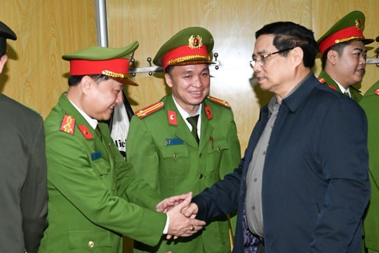 Thủ tướng Phạm Minh Chính thăm Công an xã, Trạm Y tế xã Yên Khương ở Thanh Hóa