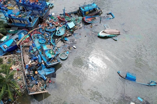 Thủ tướng yêu cầu khẩn trương đánh giá thiệt hại và khắc phục nhanh hậu quả bão, lũ tại khu vực Trung Bộ