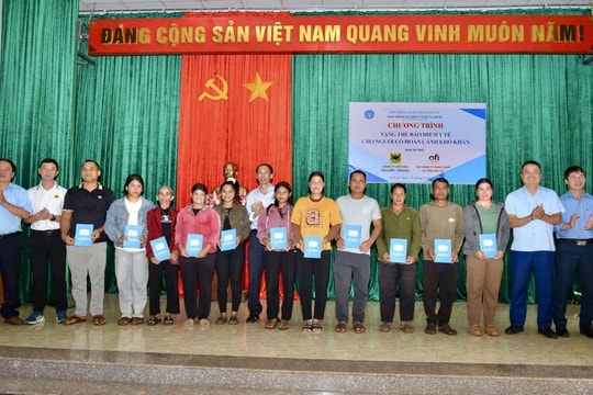 Gia Lai: Tặng hơn 1.000 thẻ BHYT cho người dân có hoàn cảnh khó khăn