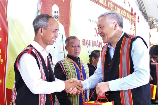 Phó Thủ tướng Nguyễn Hòa Bình: Xây dựng và phát triển khối đại đoàn kết với tinh thần “tắt lửa tối đèn có nhau”