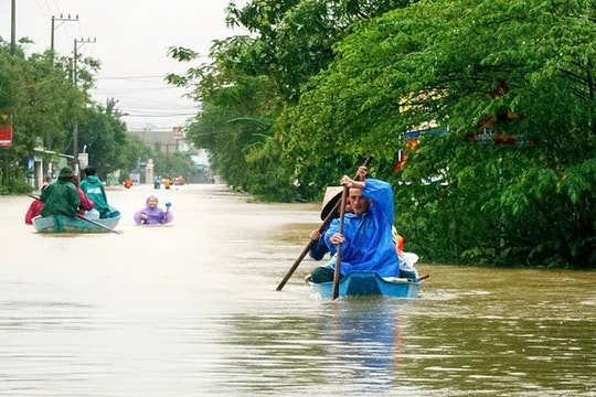 Miền Trung lại bước vào đợt mưa lớn kéo dài, lượng mưa cục bộ vượt 800 mm