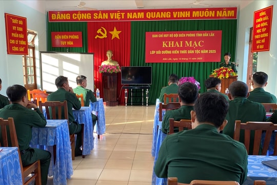 Bồi dưỡng kiến thức dân tộc, nâng cao hiệu quả công tác dân vận vùng biên giới