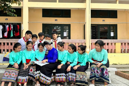 Yêu bản sắc dân tộc, cô giáo dân tộc Thái mở ra hành trình gieo chữ đầy ý nghĩa