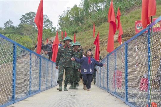 Tình quân - dân tỏa sáng trong thiên tai, bão lũ