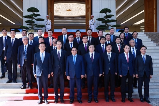 Thủ tướng đề nghị đẩy nhanh kết nối hạ tầng giao thông giữa Việt Nam và Quảng Tây (Trung Quốc)
