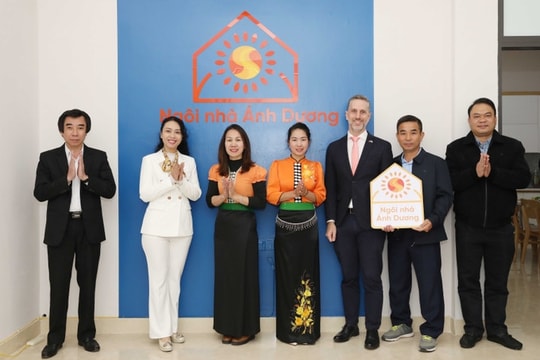 Ra mắt mô hình ngôi nhà Ánh Dương hỗ trợ phụ nữ và trẻ em bị bạo lực ở vùng cao