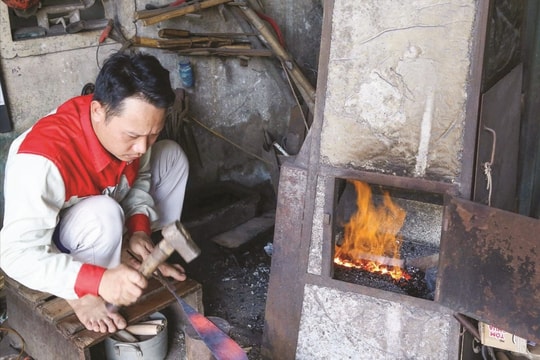 Thăm làng nghề rèn lâu đời nhất Việt Nam