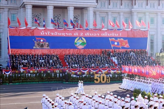 Kỷ niệm trọng thể 50 năm Quốc khánh nước Cộng hòa Dân chủ Nhân dân Lào