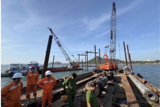 Khẩn trương cấp điện cho khách hàng sau sự cố cáp ngầm Phú Quốc