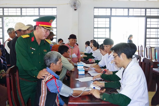 Gia Lai: Hàng trăm lượt người dân xã biên giới được khám, cấp phát thuốc miễn phí