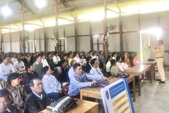 Gia Lai: Tuyên truyền an toàn giao thông cho hơn 400 tín đồ đạo Tin lành