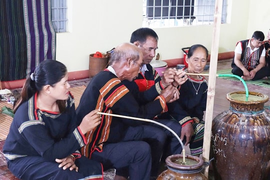 Phục dựng nghi lễ mừng thọ người Mnông