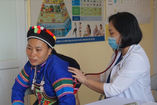 Lào Cai triển khai nhiều chính sách trong khám chữa bệnh đối với hộ nghèo, hộ DTTS