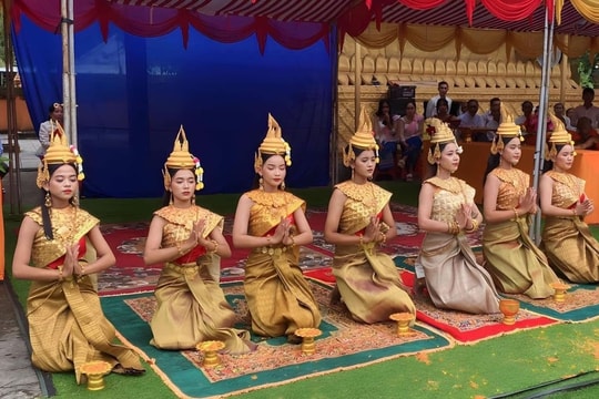 Phụ nữ DTTS Cần Thơ: "Giữ lửa" và nối nhịp cầu giao lưu văn hóa trong thời kỳ hội nhập