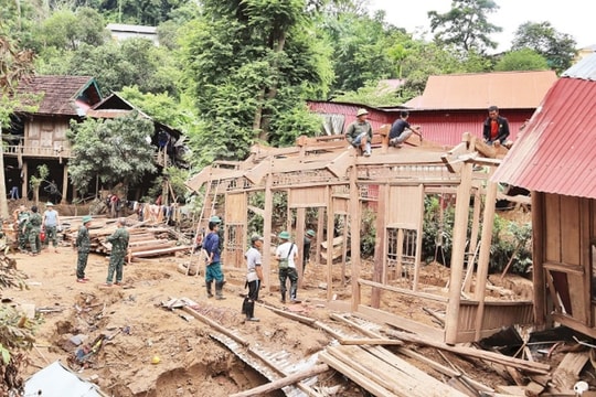 Thủ tướng yêu cầu tập trung khắc phục cơ sở hạ tầng, khôi phục sản xuất kinh doanh sau bão lũ tại khu vực Trung Bộ