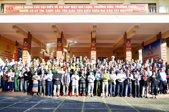 Tổng Cục Chính trị Quân đội nhân dân Việt Nam gặp mặt già làng, Người có uy tín, chức sắc tôn giáo tiêu biểu trên địa bàn Tây Nguyên