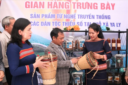 Quảng Ngãi: Những sản phẩm nghề truyền thống đã trở thành sinh kế và giá trị tinh thần của cộng đồng đồng bào DTTS
