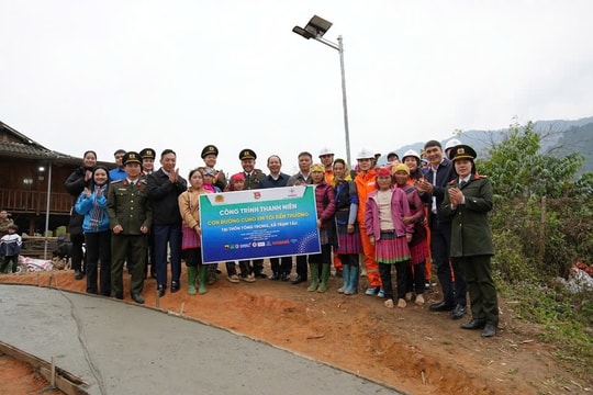 Đồng hành cùng trò nghèo Tống Trong