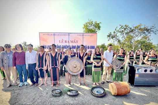 Gia Lai: Ra mắt Câu lạc bộ cồng chiêng làng Ôrê 1