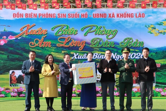 “Xuân Biên phòng ấm lòng dân bản” năm 2026 tại bản Khổng Lào