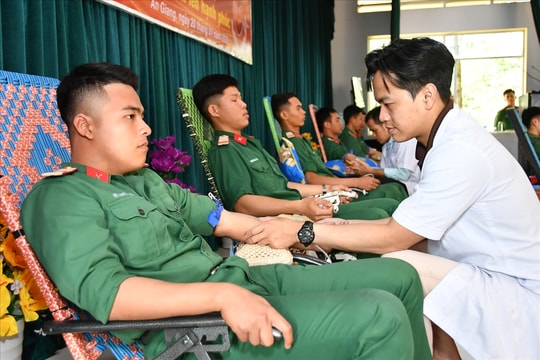 An Giang: Tiếp nhận hơn 230 đơn vị máu từ lực lượng vũ trang
